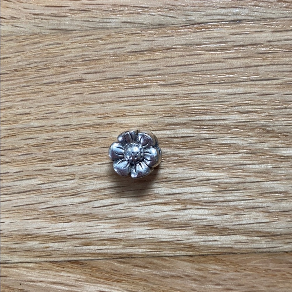 Pandora flower charm